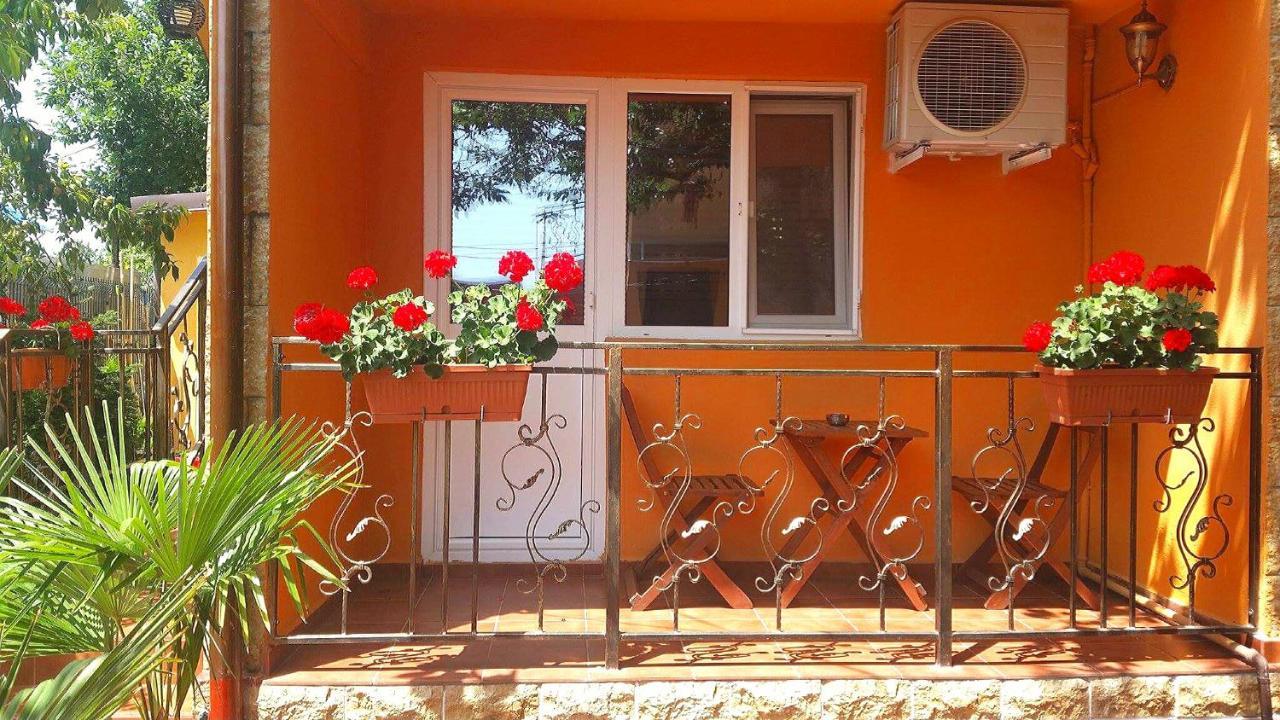 Vila Floarea Etiquette คอสติเนช ภายนอก รูปภาพ